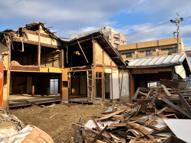 木造二階建ての解体費用について