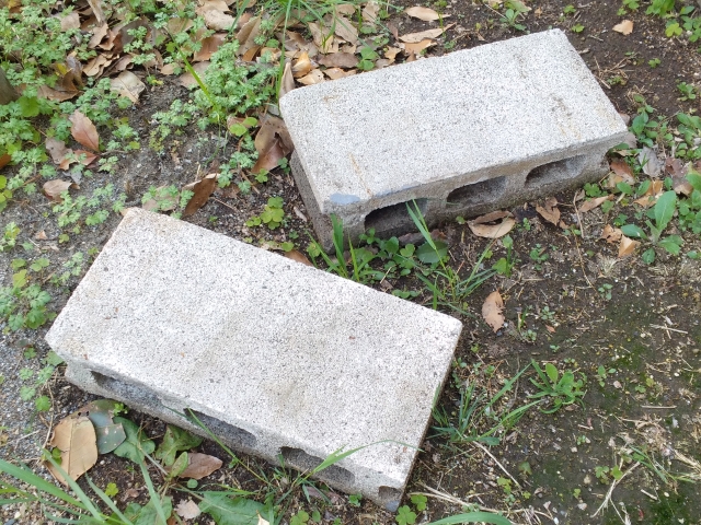 コンクリートブロックの解体について