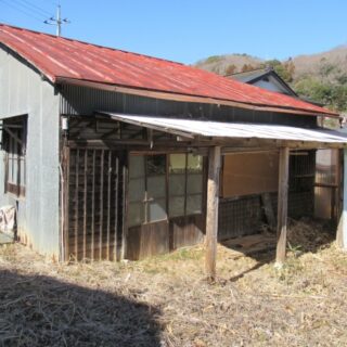 空き家を相続したら解体するべきか？