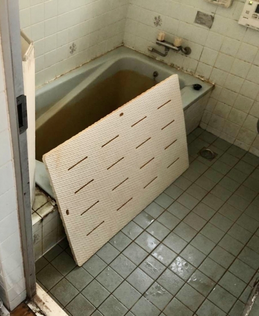 お風呂の解体はどう進めるのか
