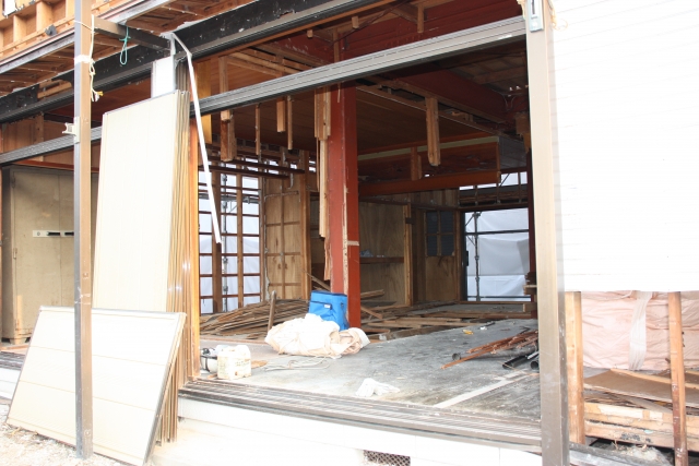 解体工事で追加費用が発生するケースとは？